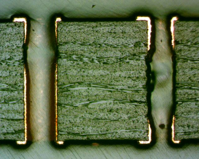 falha de metalização , bolha de ar no furo , irregularidade na furação