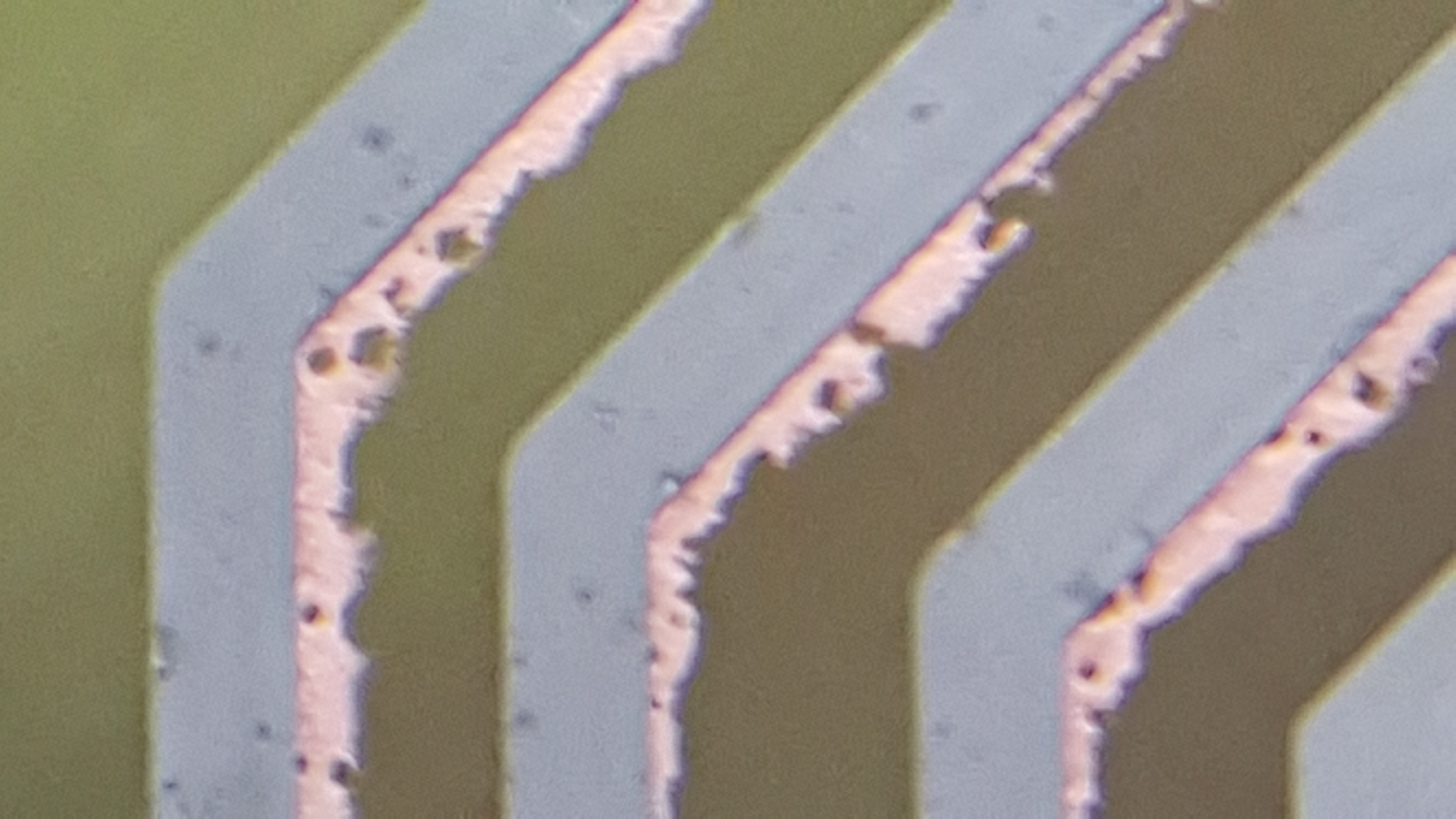 Resíduo filme após corrosão.jpg